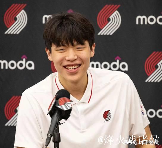 杨瀚森赛后采访称要笑着享受比赛